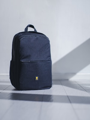 Béis Black Suitcase